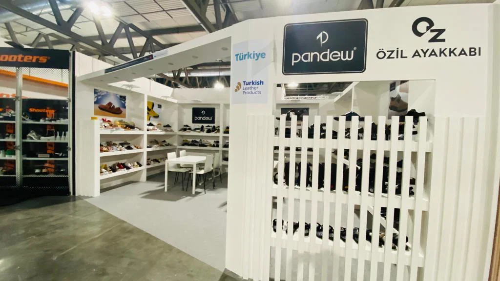 Stand grande allestito in fiera — progetto completo VipstandGroup