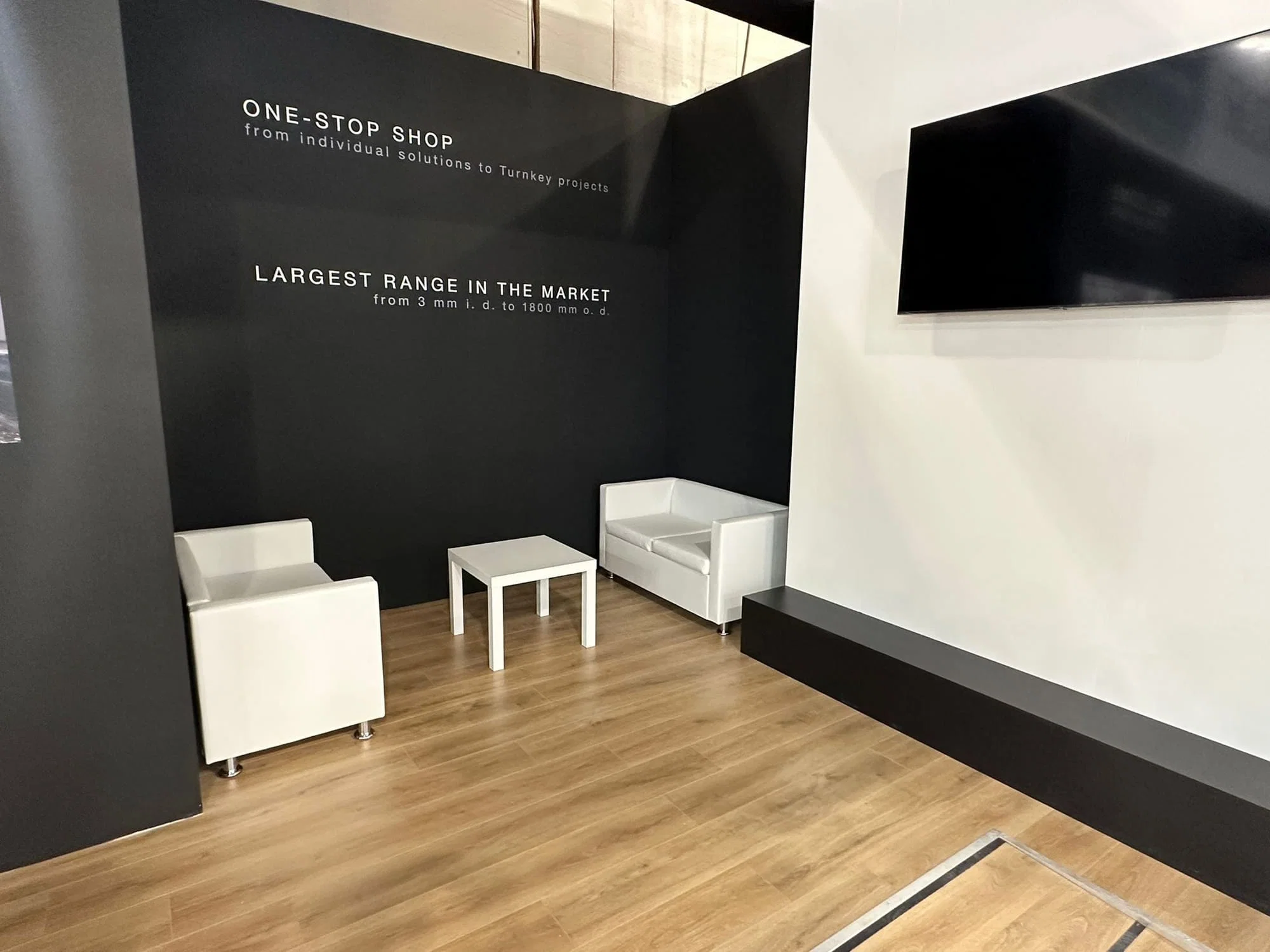 Design stand moderno e contemporaneo — VipstandGroup