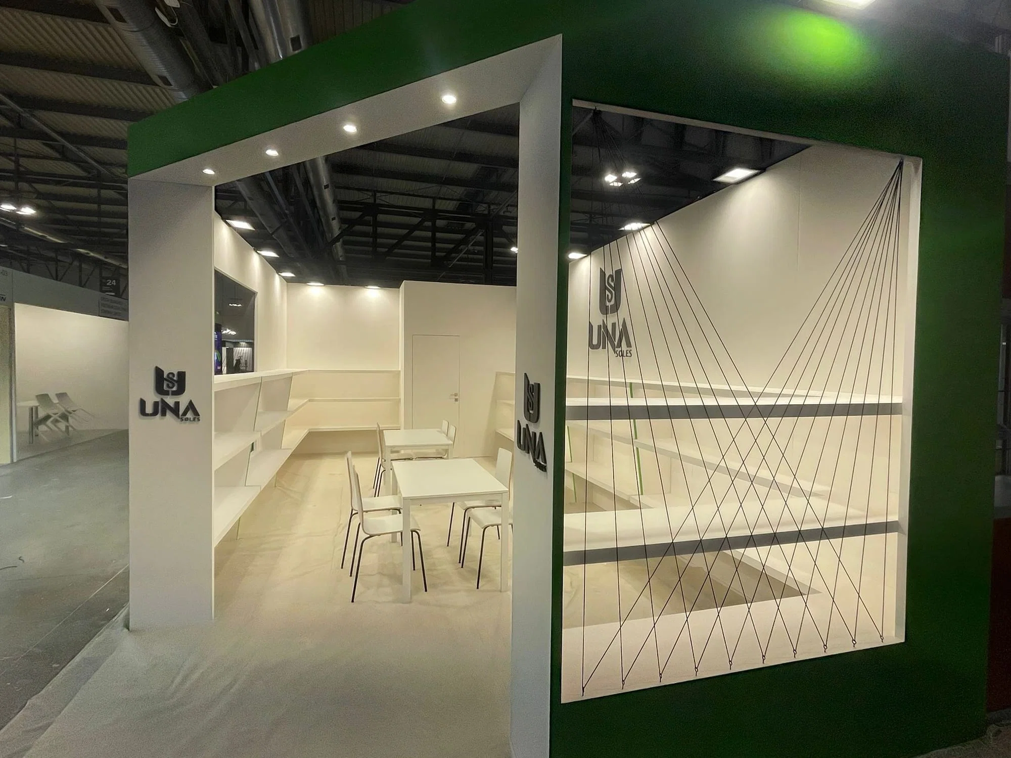 Finiture premium stand fieristico — materiali di qualità