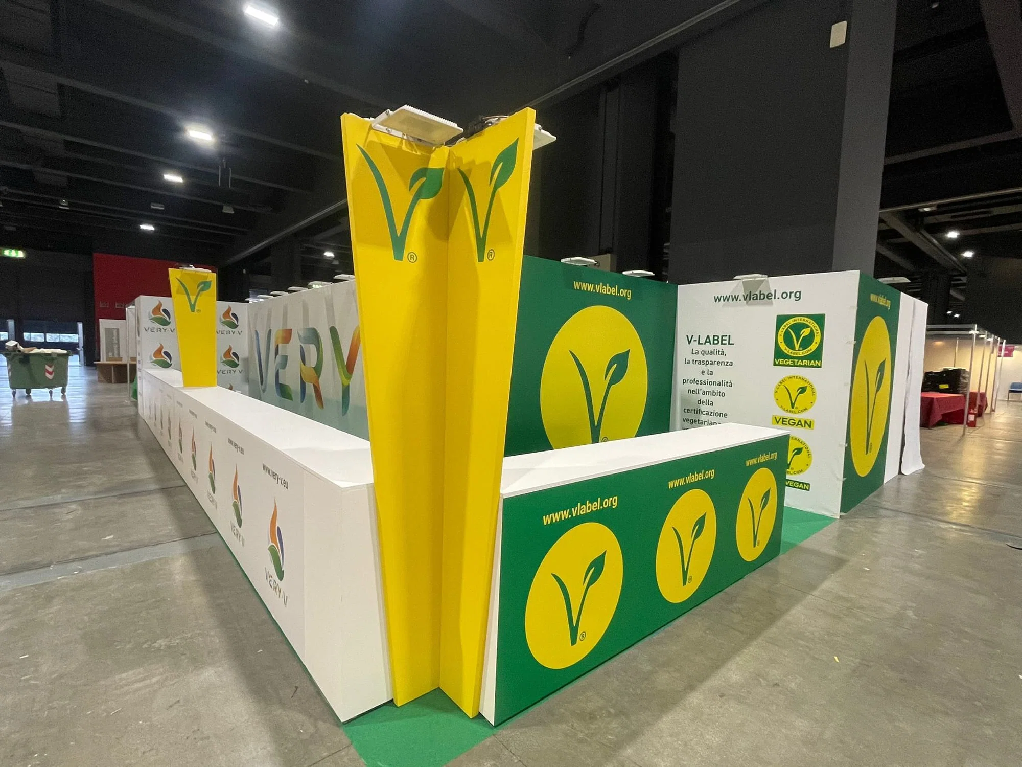 Stand fieristico pronto all'apertura — consegna garantita